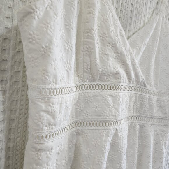 Francesca's Jun & Ivy White Textured Qwinn Eyelet Mini Dress Women's Size Medium - Picture 9 of 16